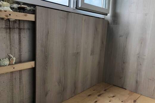 Отделка балкона 2*4 ламинатом